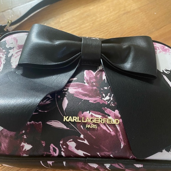 NWT Karl Lagerfeld floral crossbody camera bag - Picture 5 of 5